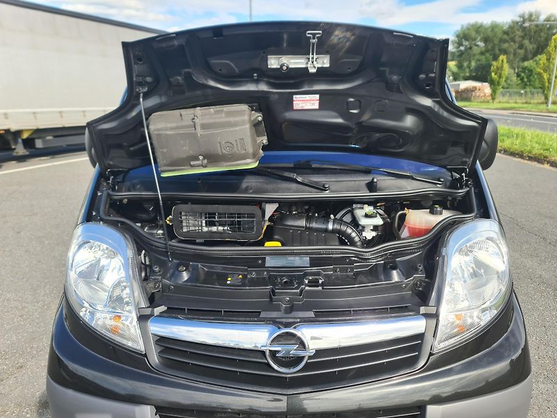 Opel Vivaro (2011) 2.0 CDTi 84-KW 8-MÍST OLOMOUC - fotka 57 z 75