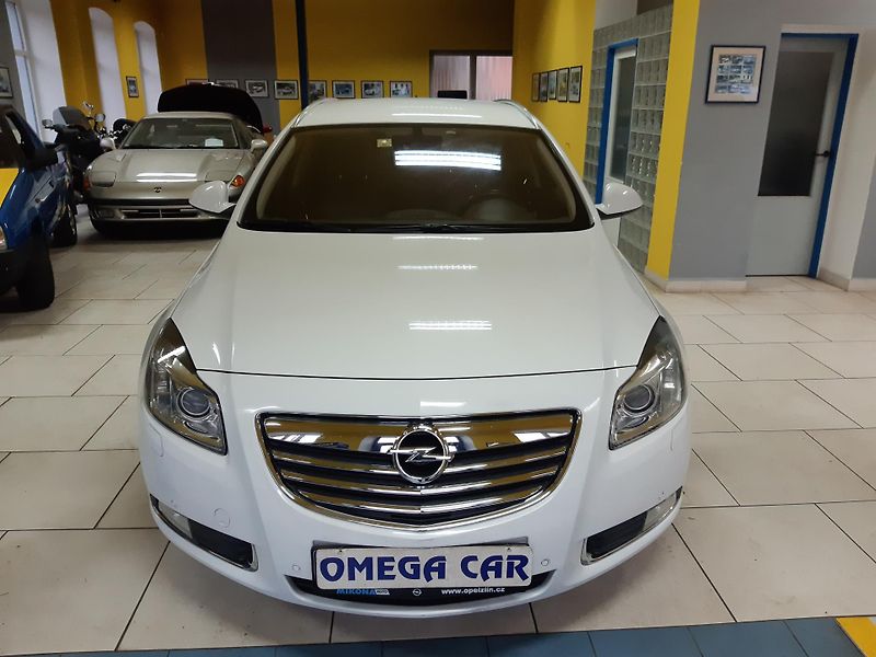 Opel Insignia 2.0 CDTI COMBI COSMO NAVI      - fotka 3 z 28