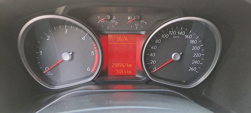 Ford Galaxy (2013) - fotka 7 z 15
