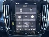 Volvo XC40 B3 FWD // 1. maj // ČR + kola - náhled 32