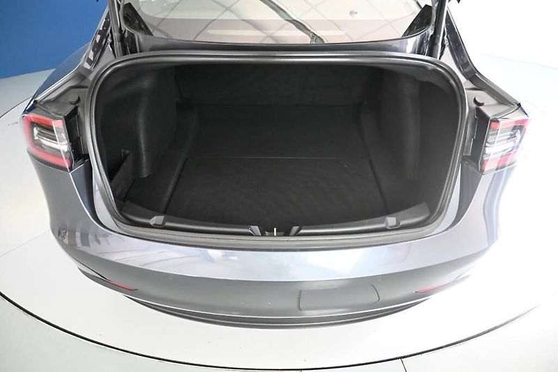 Tesla Model 3 (2020) LED 360 RWD Kamera Range Plus - fotka 8 z 33