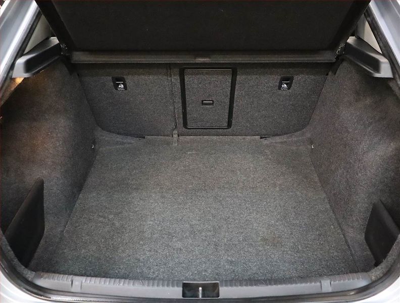 Škoda Rapid (2013) Style 1.6 TDI, nová STK - fotka 14 z 18