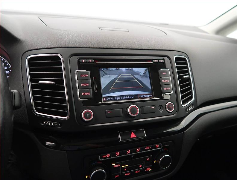 Seat Alhambra (2010) 2.0 TDI, Navi, Tempomat - fotka 16 z 26