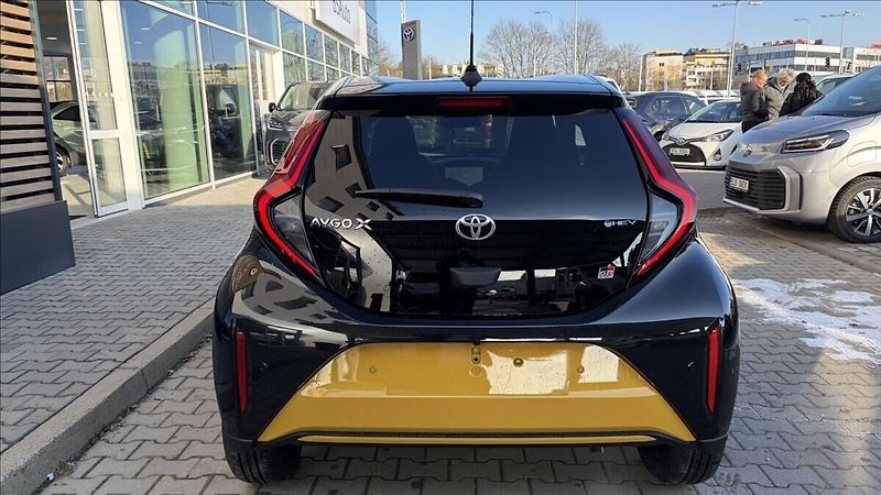 Toyota Aygo 1,5   1.5 hybrid GR Sport 85 k - fotka 4 z 19