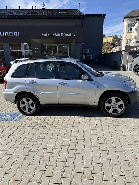 Toyota RAV4 D-4D 85kW 4x4,TAŽNÉ ZAŘÍZENÍ - fotka 8 z 11