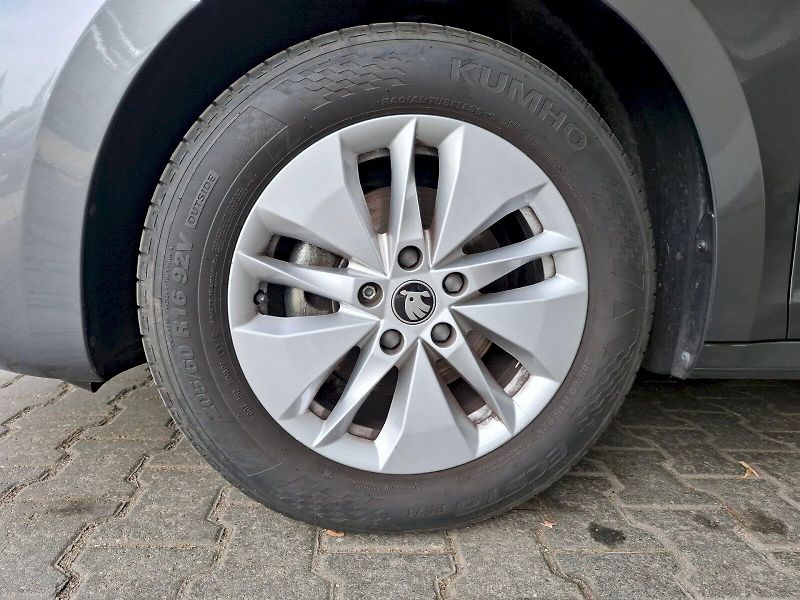 Škoda Octavia (2025) SELECTION TD 85/2.0 M6F - fotka 14 z 28