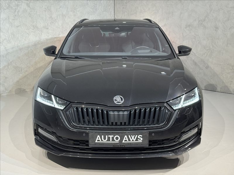 Škoda Octavia 2,0 TDi  Sportline Virtual LED - fotka 2 z 49