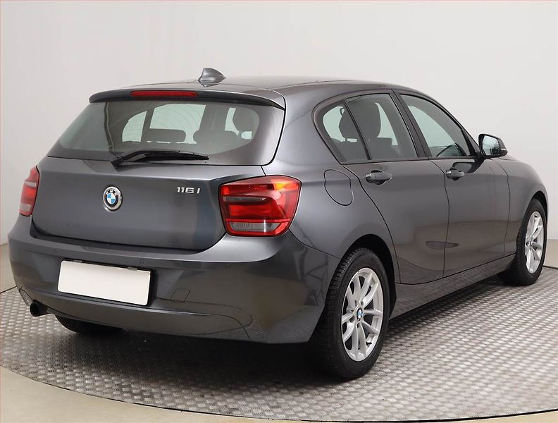 BMW Řada 1 (2014) 116i, Tempomat, Park. senzory - fotka 5 z 20