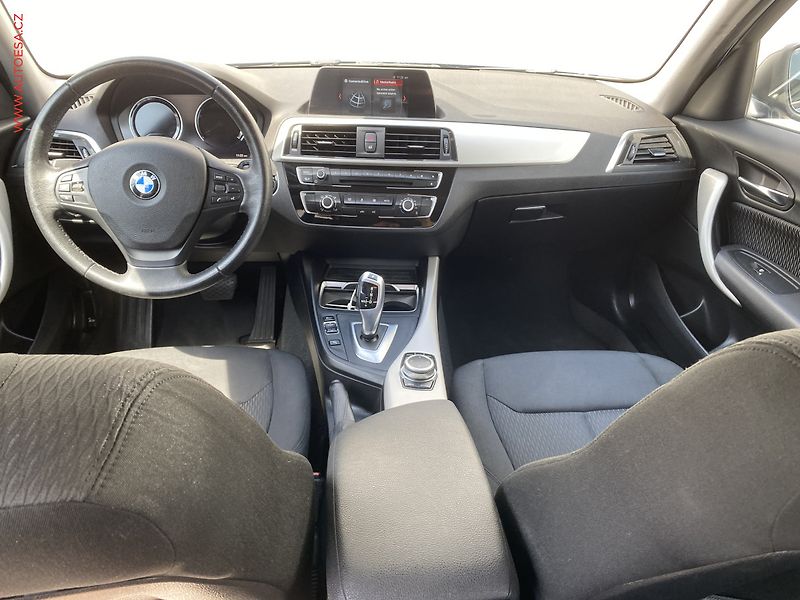 BMW Řada 1 (2018) 2.0d 118d, AT, navi, AC - fotka 8 z 16