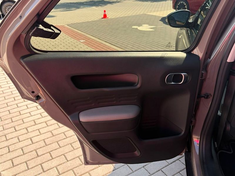 Citroën C4 Cactus 1.2 Space Tourer - fotka 12 z 17