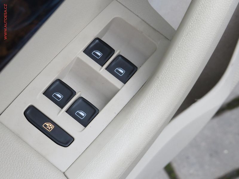 Škoda Octavia (2013) 2.0TDi, Bixen, navi, kamera - fotka 12 z 36