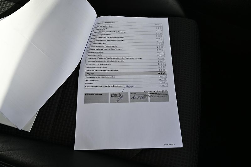 Volkswagen Golf VII 2.0TDI 110KW Highline 2/17 - fotka 46 z 57