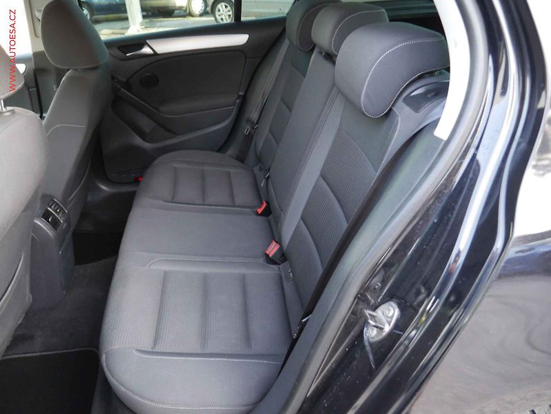 Volkswagen Golf (2011) 1.4TSI, AC, tempo, park.asist - fotka 10 z 17
