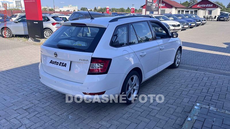 Škoda Fabia (2019) 1.0TSI, AC, tažné - fotka 2 z 4