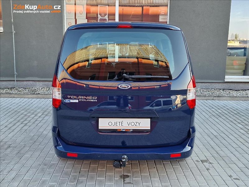 Ford Tourneo Courier 1.5TDCi 74kW Trend,ČR,1.Maj. - fotka 9 z 50