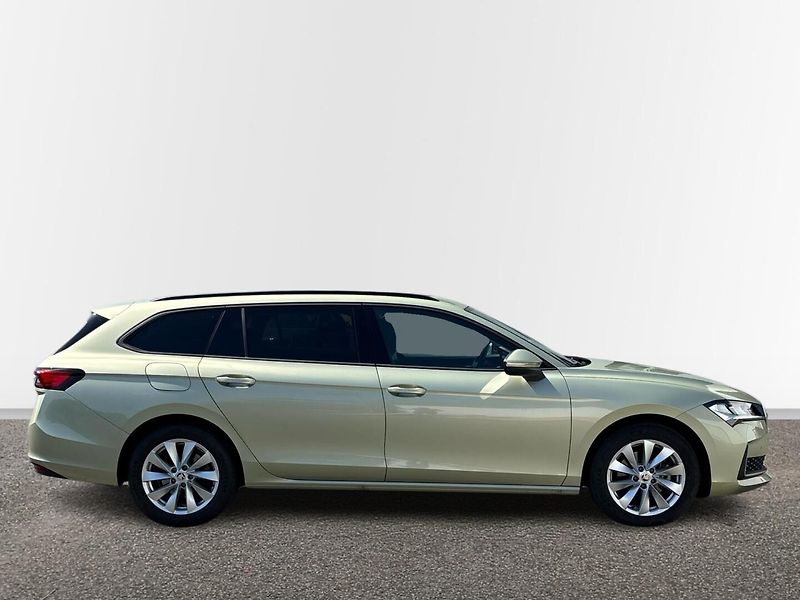 Škoda Superb SELECTION - fotka 16 z 27