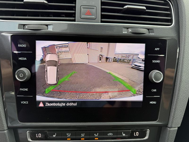 Volkswagen Golf Combi VII 1,6 TDi/85kW - fotka 32 z 66