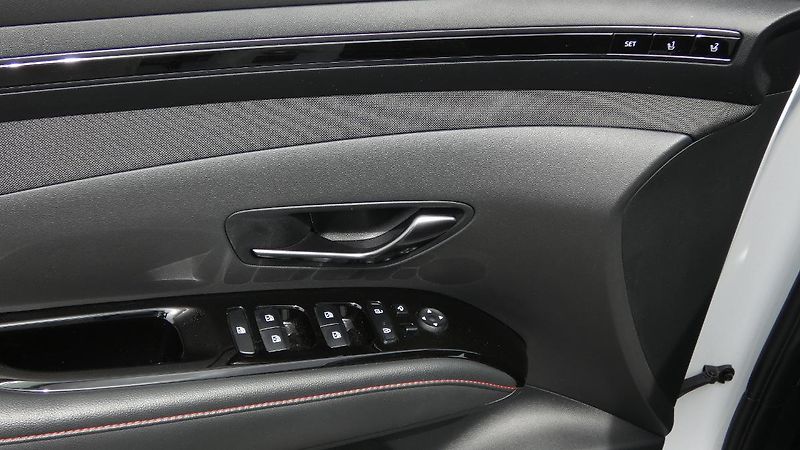 Hyundai Tucson 1.6 T-GDI mHEV 4x4 DCT N Line - fotka 9 z 27