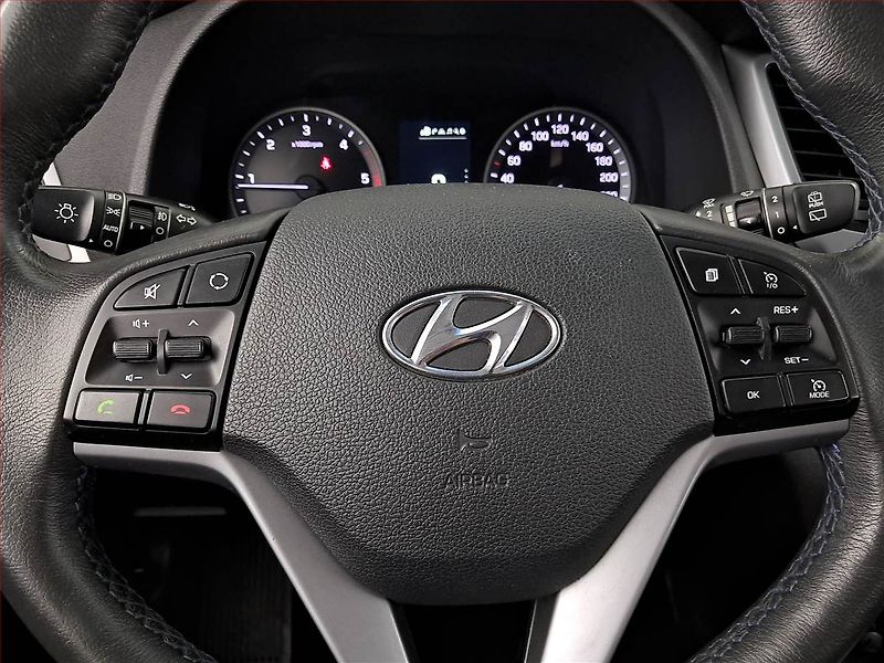 Hyundai Tucson (2016) 1.7 CRDi, Navi, Xenony - fotka 17 z 19