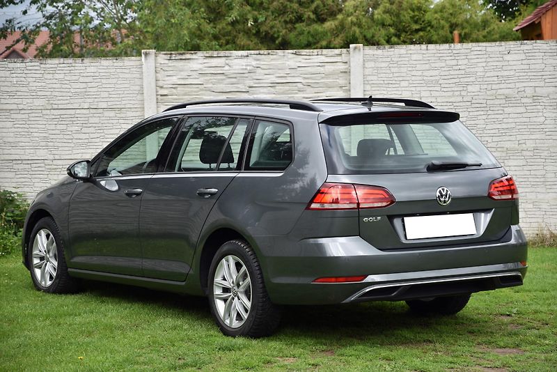 Volkswagen Golf 1.6 TDi CR DSG COMFORTLINE,NAV - fotka 4 z 50