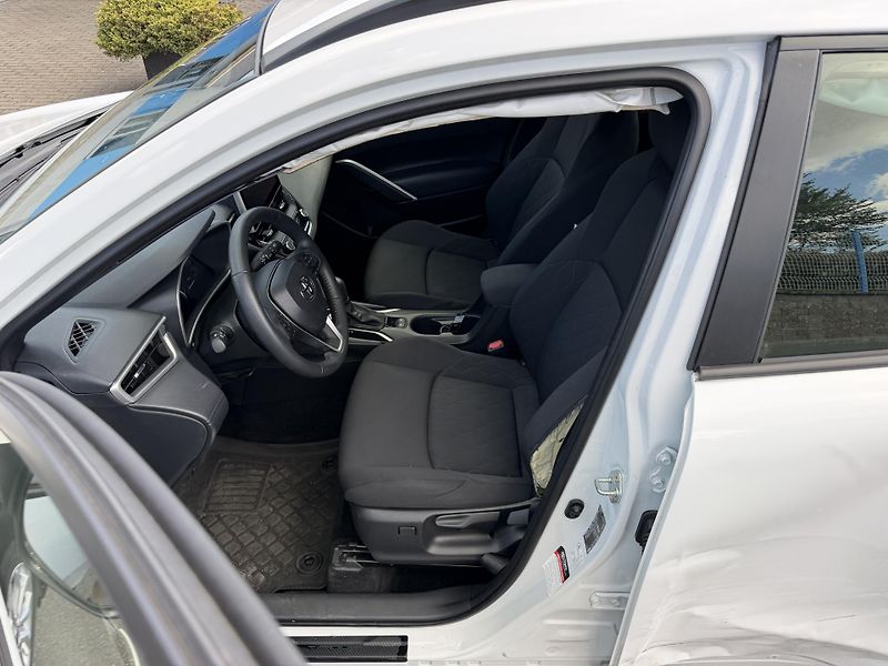 Toyota Corolla Cross 1,8i hybrid automat navigace - fotka 14 z 21