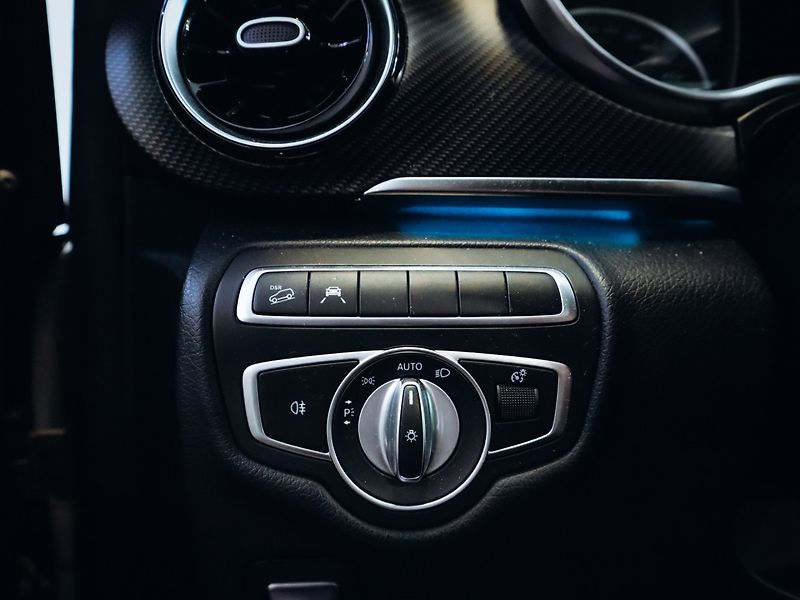 Mercedes-Benz Třídy V V 300d AMG 4MATIC, Panorama - fotka 19 z 29