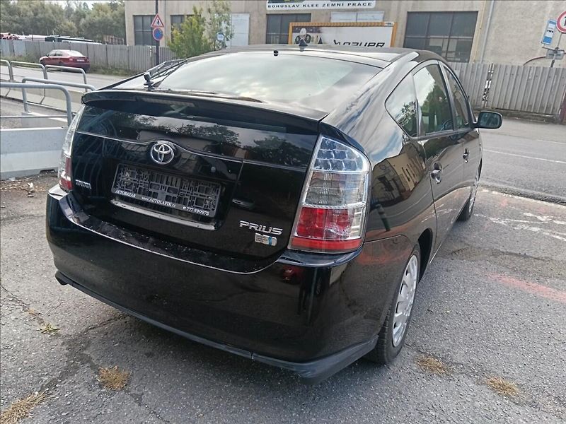 Toyota Prius 1,5 - fotka 11 z 21