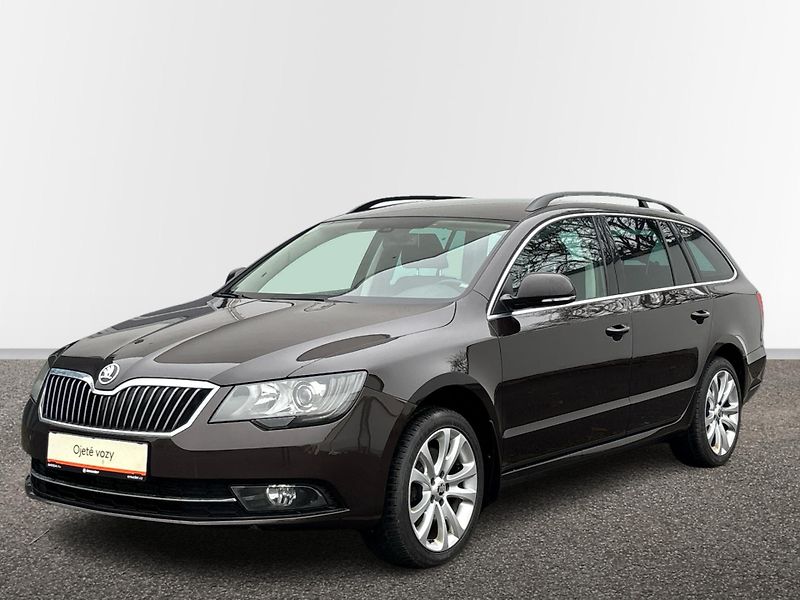 Škoda Superb AMBITION DSG - fotka 1 z 25