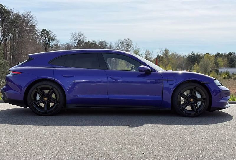 Porsche Taycan GTS Sport Turismo HuD 360 Inno - fotka 4 z 28