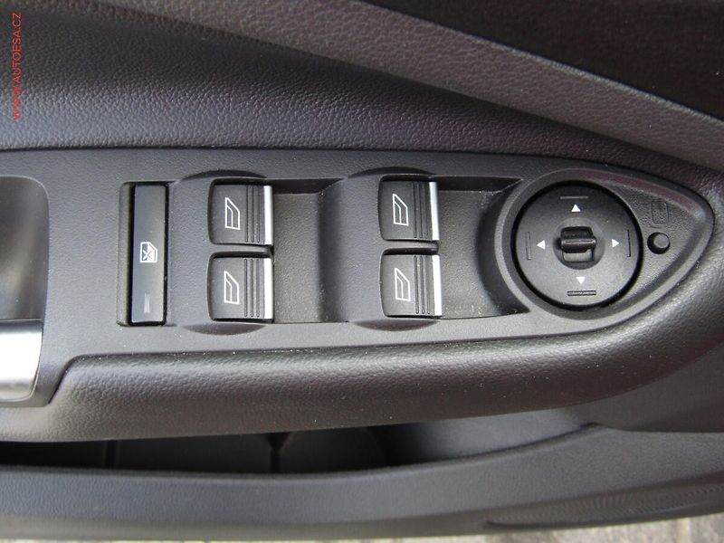 Ford Kuga (2015) 1.5EB, Trend Plus - fotka 11 z 18