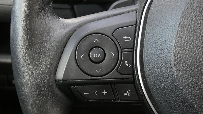 Toyota RAV4 2.5 Hybrid Executive 4WD e-CVT - fotka 12 z 24