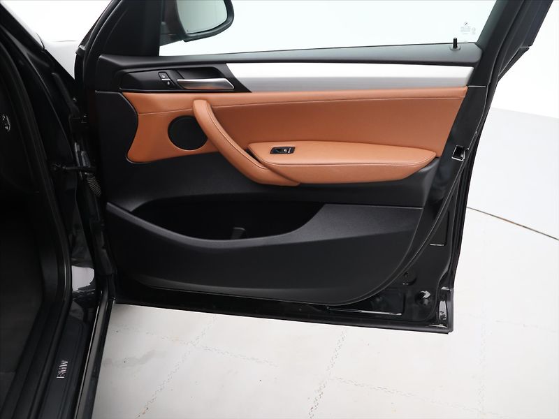 BMW X3 3,0 35d 230KW Xdrive PANORAMA - fotka 14 z 33