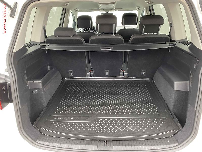 Volkswagen Touran (2020) 1.5 TSi, ČR, LED, park. - fotka 7 z 17