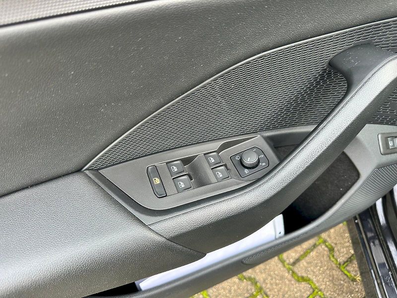 Škoda Octavia (2022) Combi iV 1.5 Tsi DSG Style - fotka 9 z 25