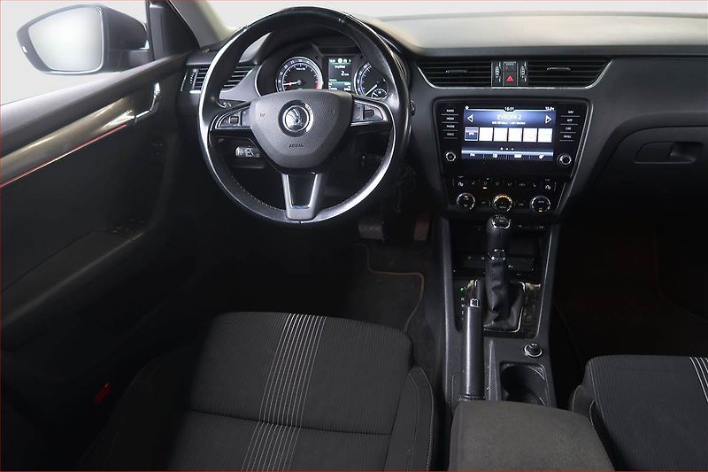 Škoda Octavia (2017) 2.0 TDI, Automat, Navi - fotka 7 z 16