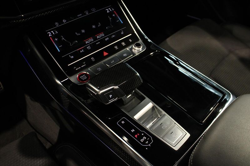 Audi SQ7 TFSi quattro Competition Plus - fotka 31 z 41