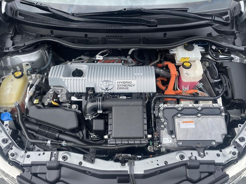 Toyota Auris 1.8i 16v HYBRID AUT SERVIS TOP - fotka 75 z 172