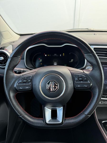 MG ZS EV 130kW 51kWh LUXURY DPH - fotka 9 z 28