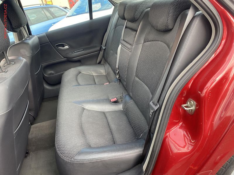 Renault Laguna (2005) 2.0 16V, AC, park.čidla - fotka 10 z 14