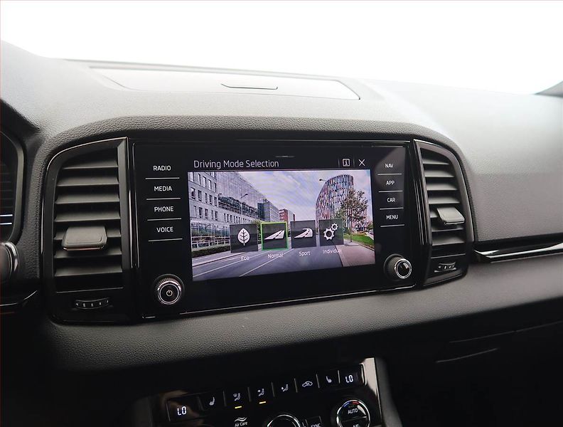 Škoda Karoq (2021) Sportline 1.5 TSI - fotka 18 z 28
