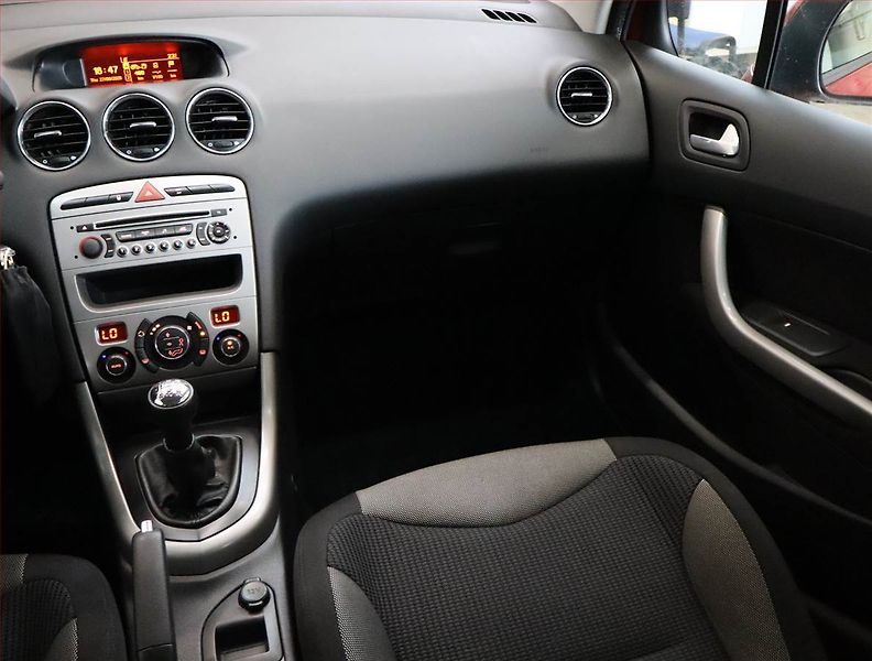 Peugeot 308 (2012) 1.6 HDi, Tempomat - fotka 8 z 18