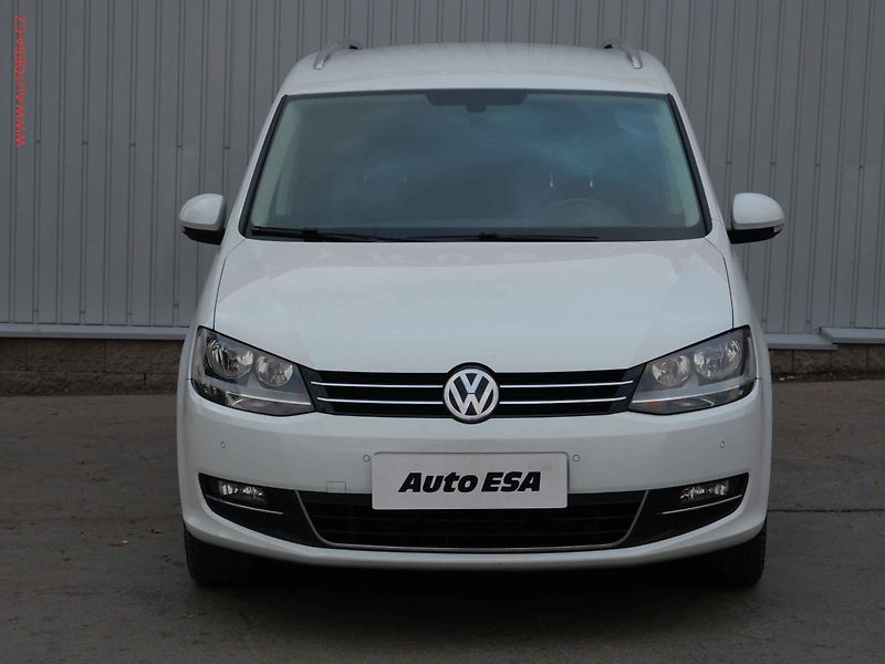 Volkswagen Sharan (2015) 2.0TDi, ČR, Highline, DSG - fotka 2 z 25