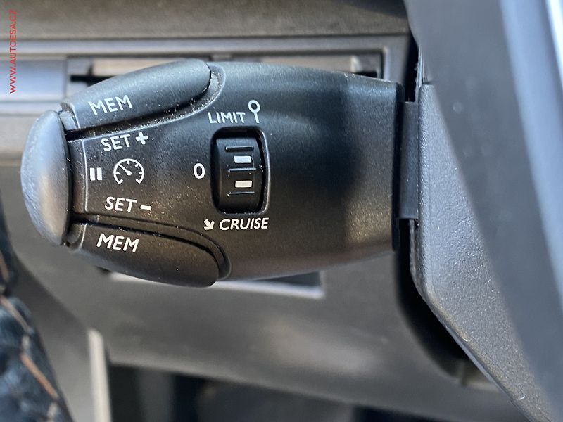 Peugeot 3008 (2019) 2.0 HDi, GT, AT, LED, navi - fotka 13 z 18