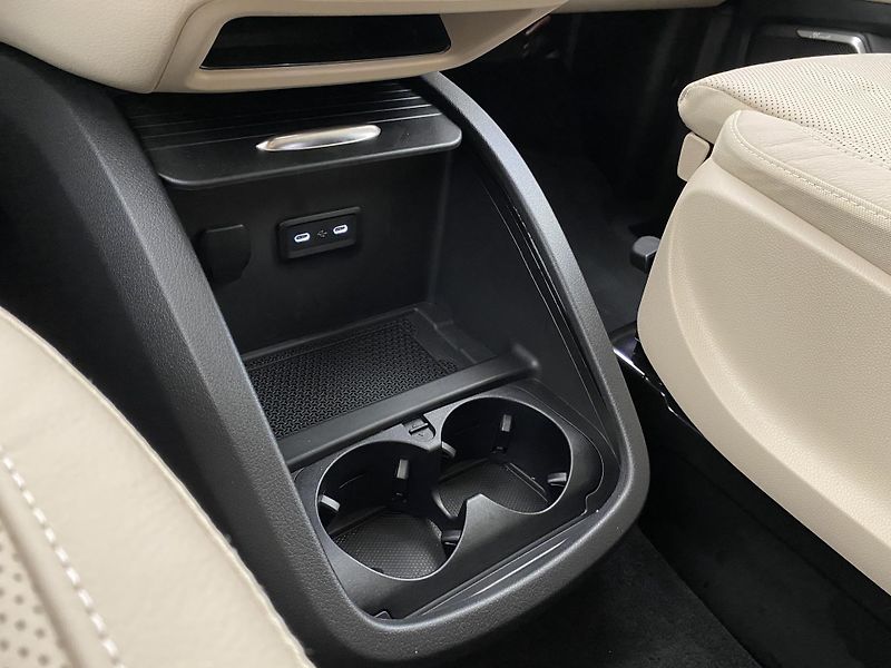 Mercedes-Benz Třídy V 300d AVANTGARDE 4MATIC AUT 7m - fotka 25 z 68