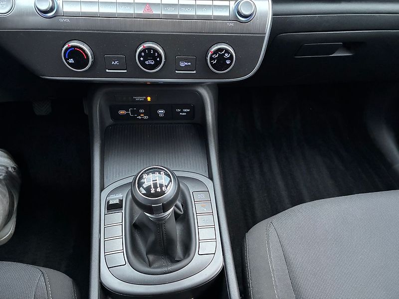 Hyundai Kona 1,0 T-GDI MT COMFORT CLUB ČR - fotka 18 z 24