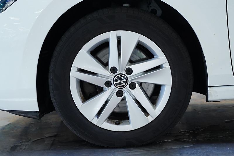 Volkswagen Golf - fotka 10 z 28