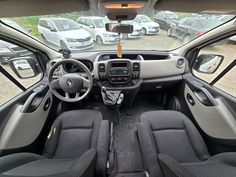 Renault Trafic (2017) 1.6 DCi 92 KW 8 - fotka 12 z 22