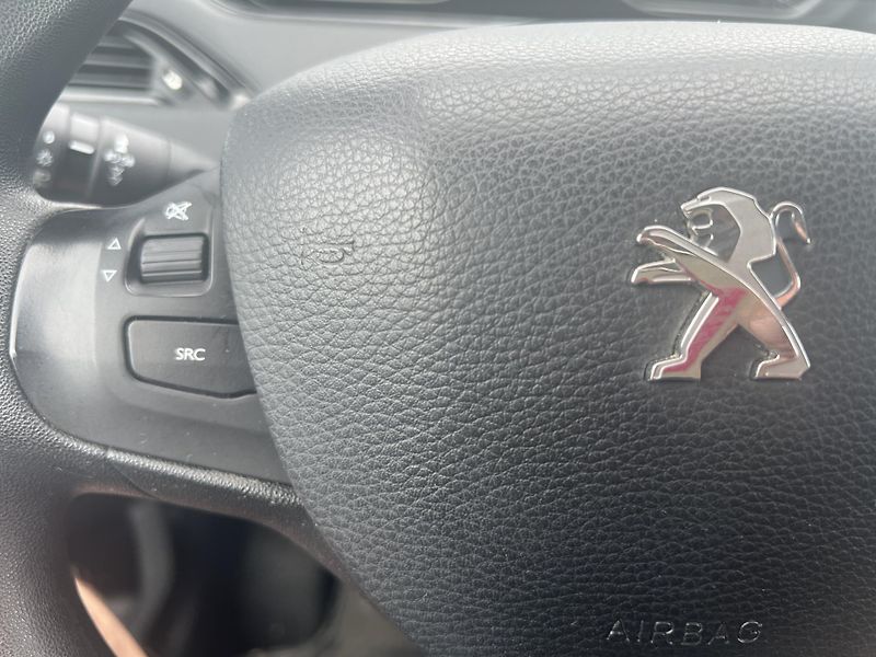 Peugeot 208 1.2i KAMERA KLIMA PŮVOD ČR - fotka 16 z 41