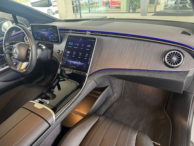 Mercedes-Benz EQE 350 4M Electric Art Edition - fotka 14 z 15