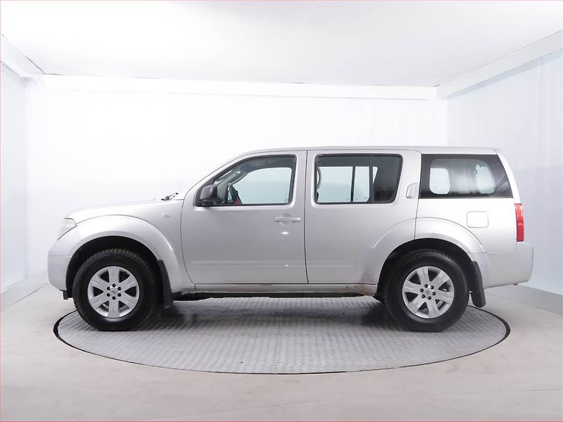 Nissan Pathfinder (2007) 2.5 dCi , 4X4 - fotka 3 z 17